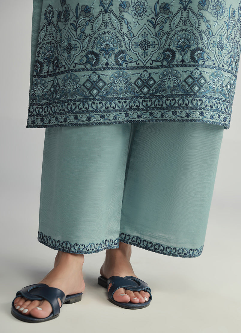 3-pc-khaddar-embroidered-suit