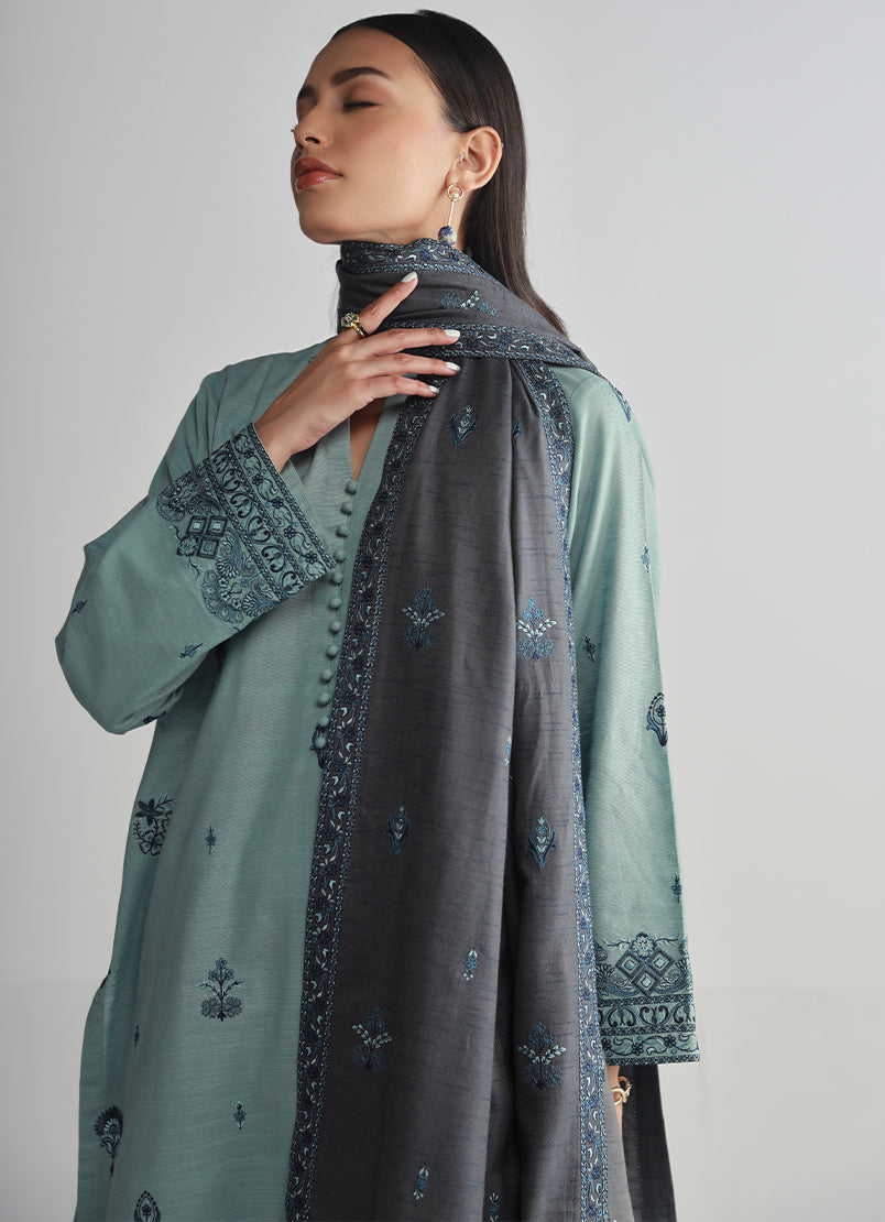 3-pc-khaddar-embroidered-suit