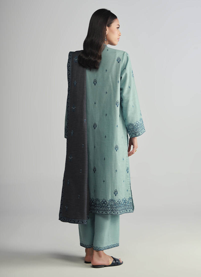 3-pc-khaddar-embroidered-suit