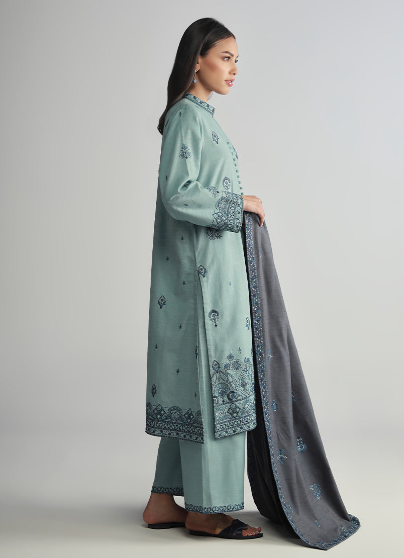 3-pc-khaddar-embroidered-suit