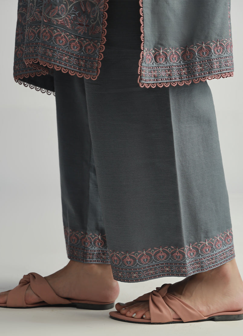 3-pc-khaddar-embroidered-suit