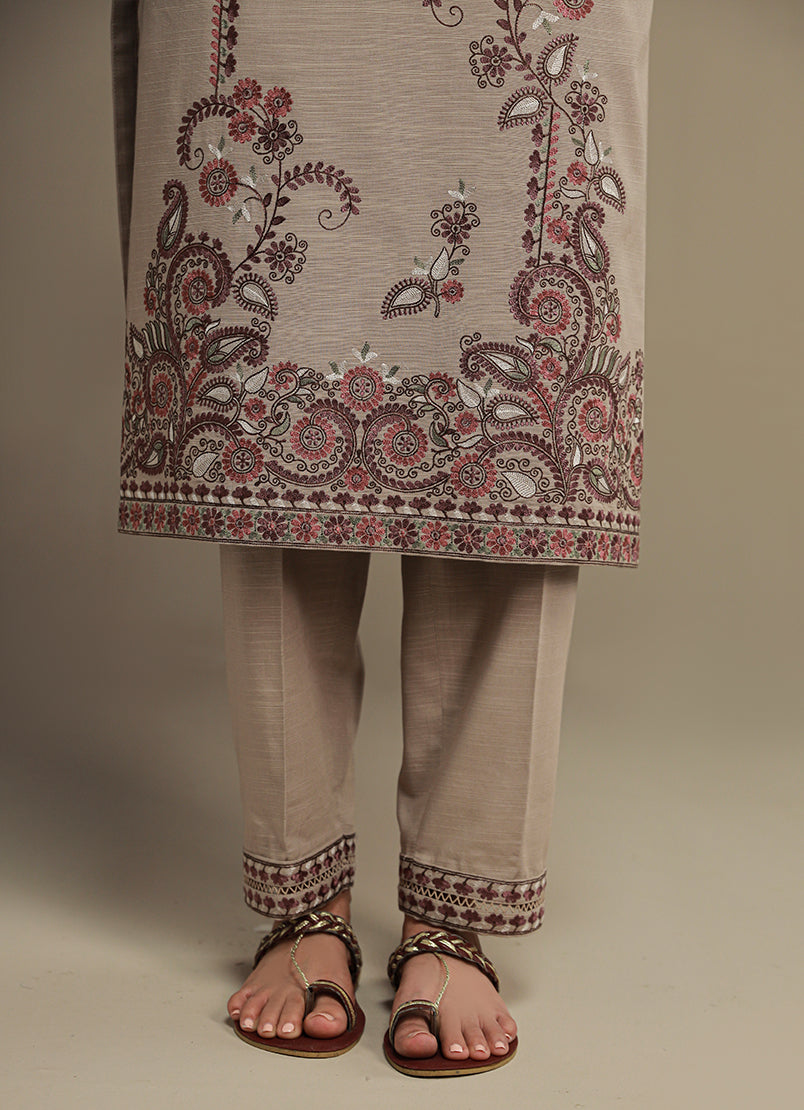 3-pc-khaddar-embroidered-suit