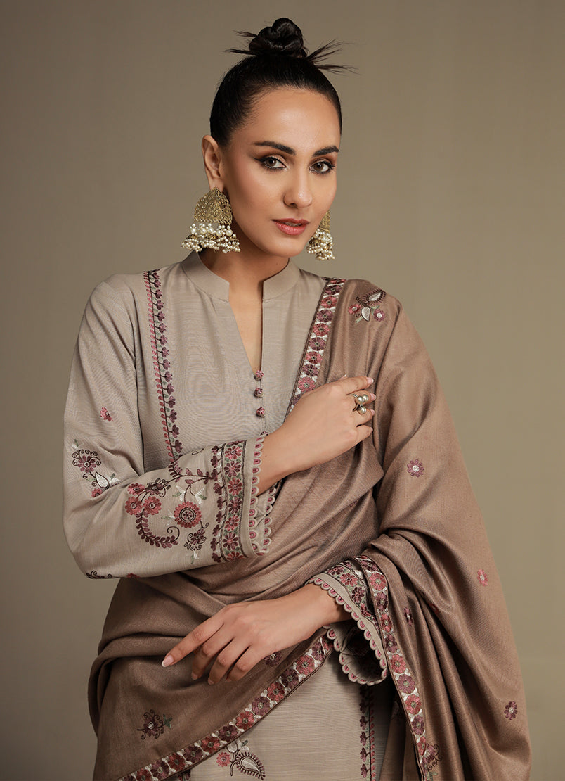 3-pc-khaddar-embroidered-suit