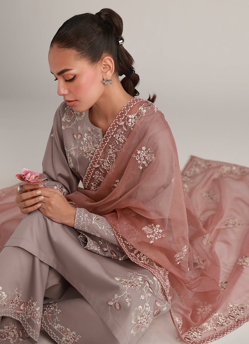 3-pc-luxury-embroidered-suit