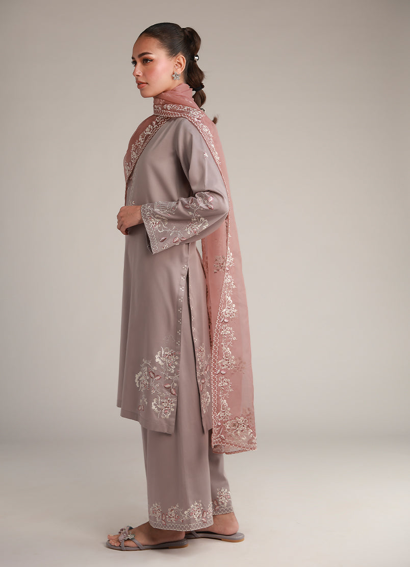 3-pc-luxury-embroidered-suit