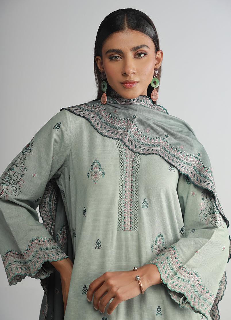 3-pc-khaddar-embroidered-suit