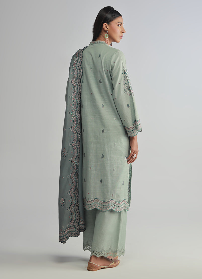 3-pc-khaddar-embroidered-suit