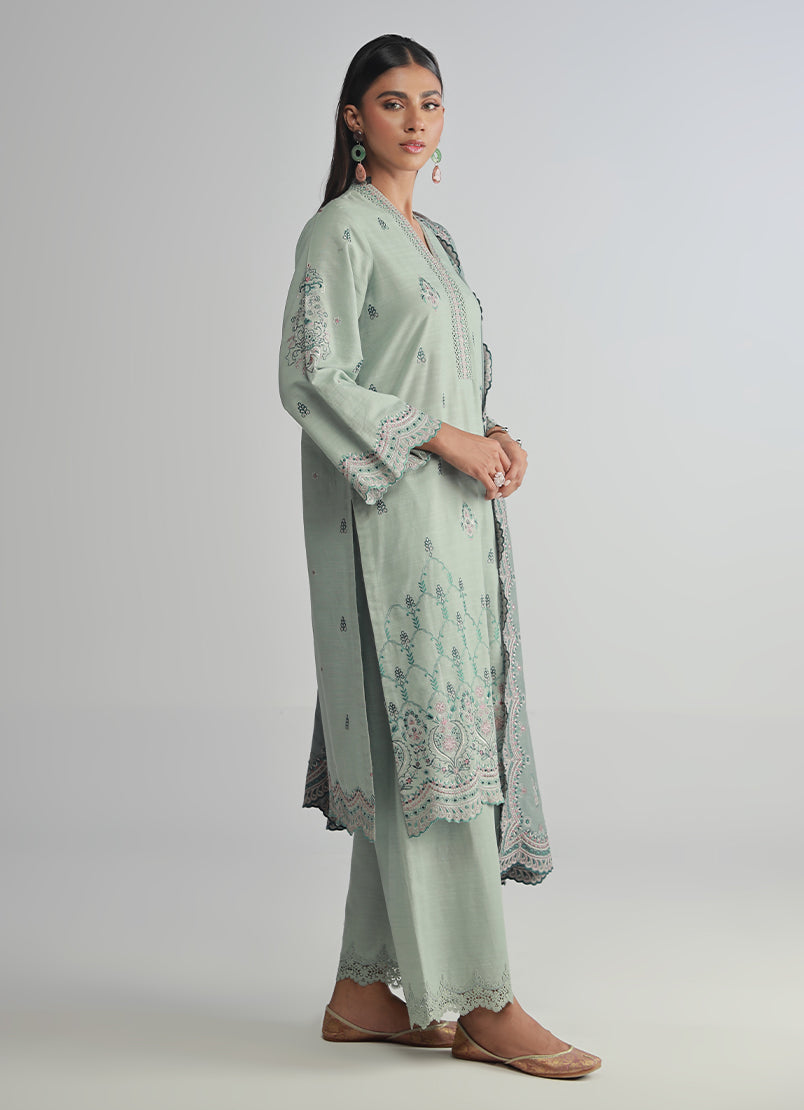 3-pc-khaddar-embroidered-suit