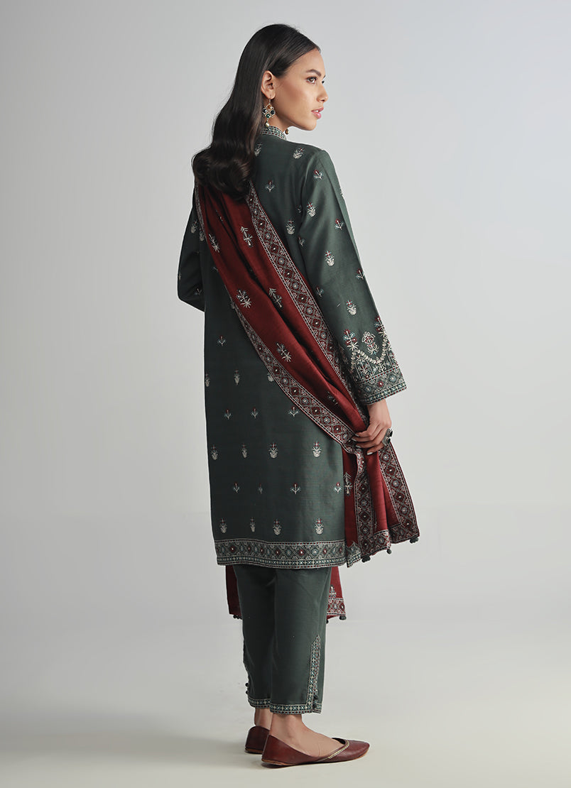 3-pc-khaddar-embroidered-suit