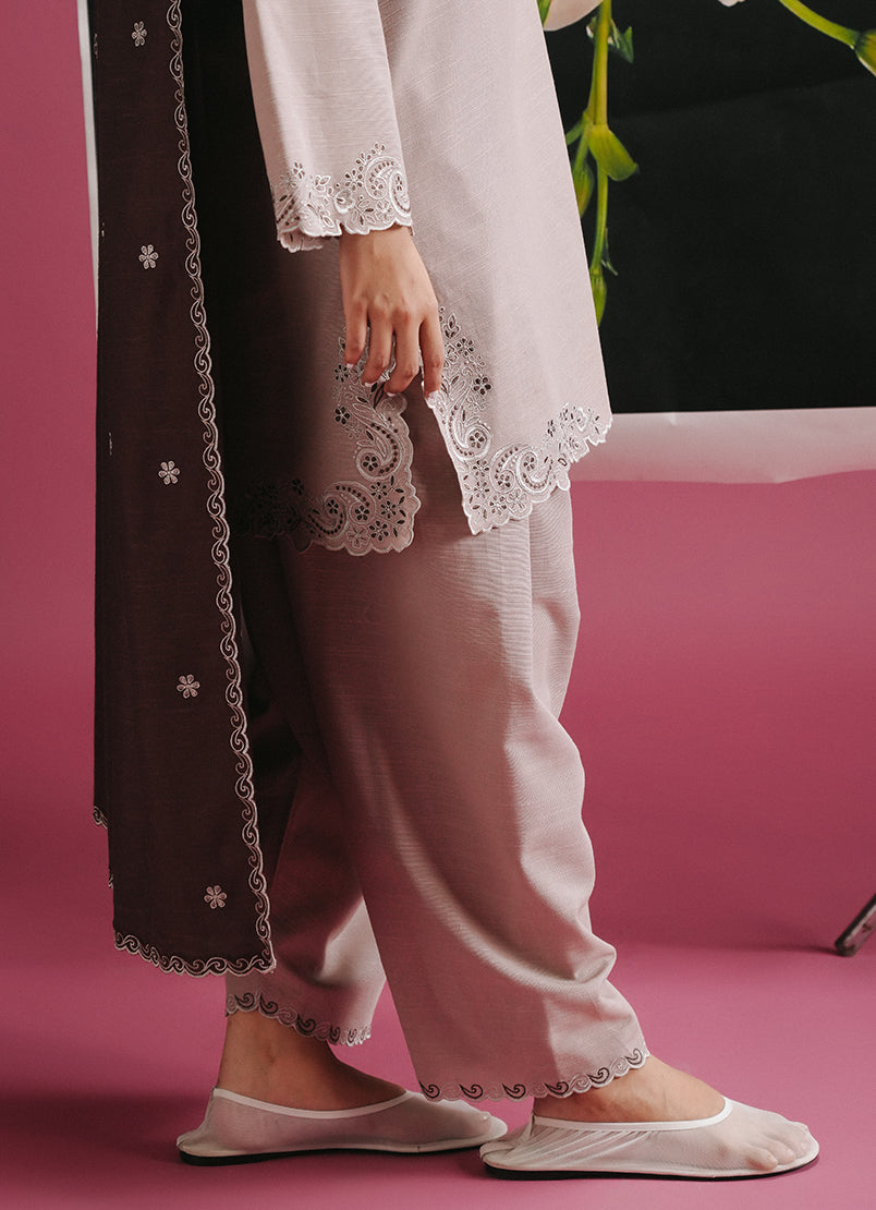 3-pc-khaddar-embroidered-suit