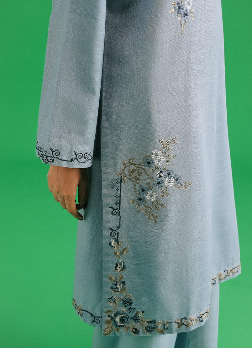 3-pc-khaddar-embroidered-suit